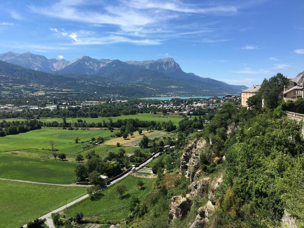 Embrun - Appartement 4/6 Personnes Avec Exterieurs Εξωτερικό φωτογραφία